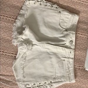 ❌SOLD❌White side tie jean high rise shorts